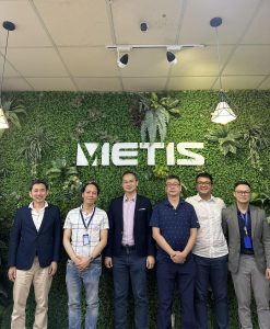 Hợp tác mới: VietIS và Evvo Labs