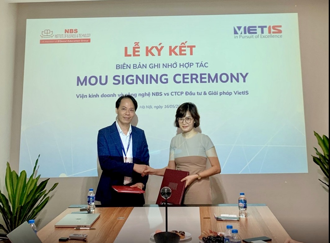 VietIS EducationとNBSの覚書締結式